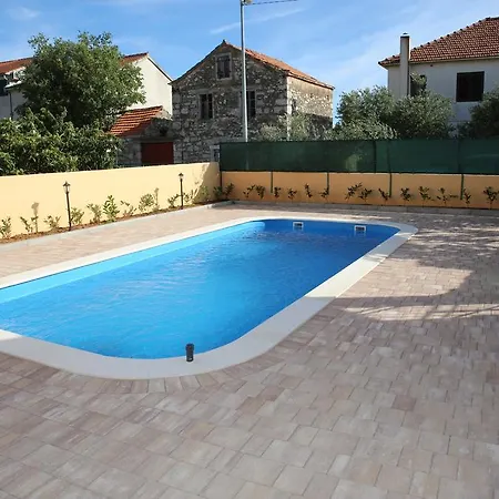 Sprljan * Vodice